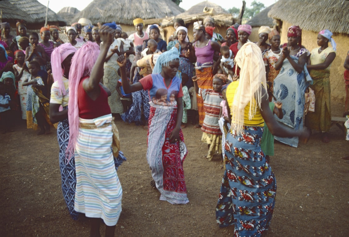 Simpa dancers