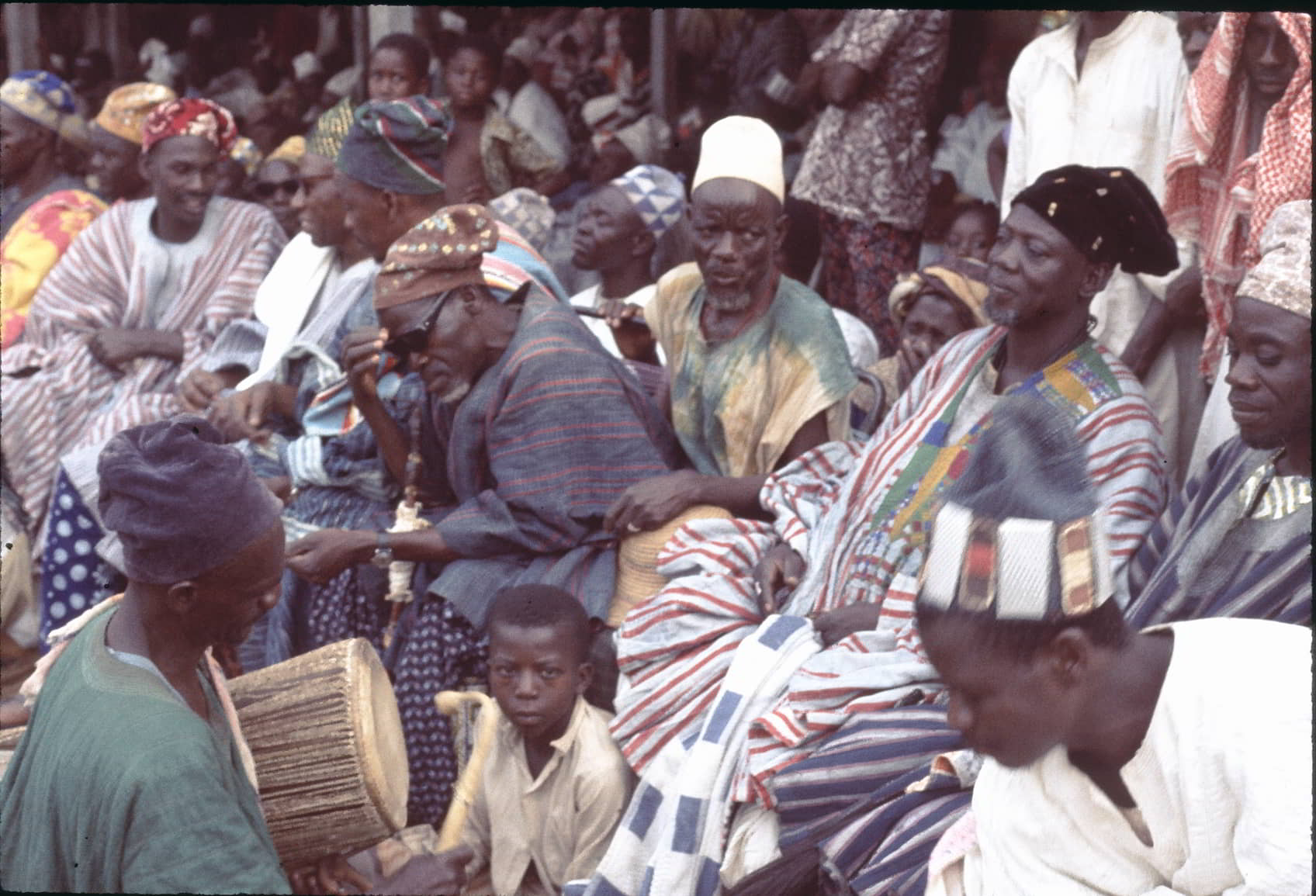 inviting a dancer with praise-drumming